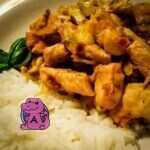 Essen mit Huhn, Spitzkohl und Ingwer